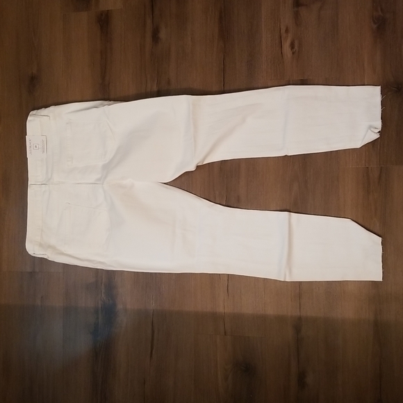 NWT Just Black White Distressed Jeans. Size 31. - Picture 8 of 8